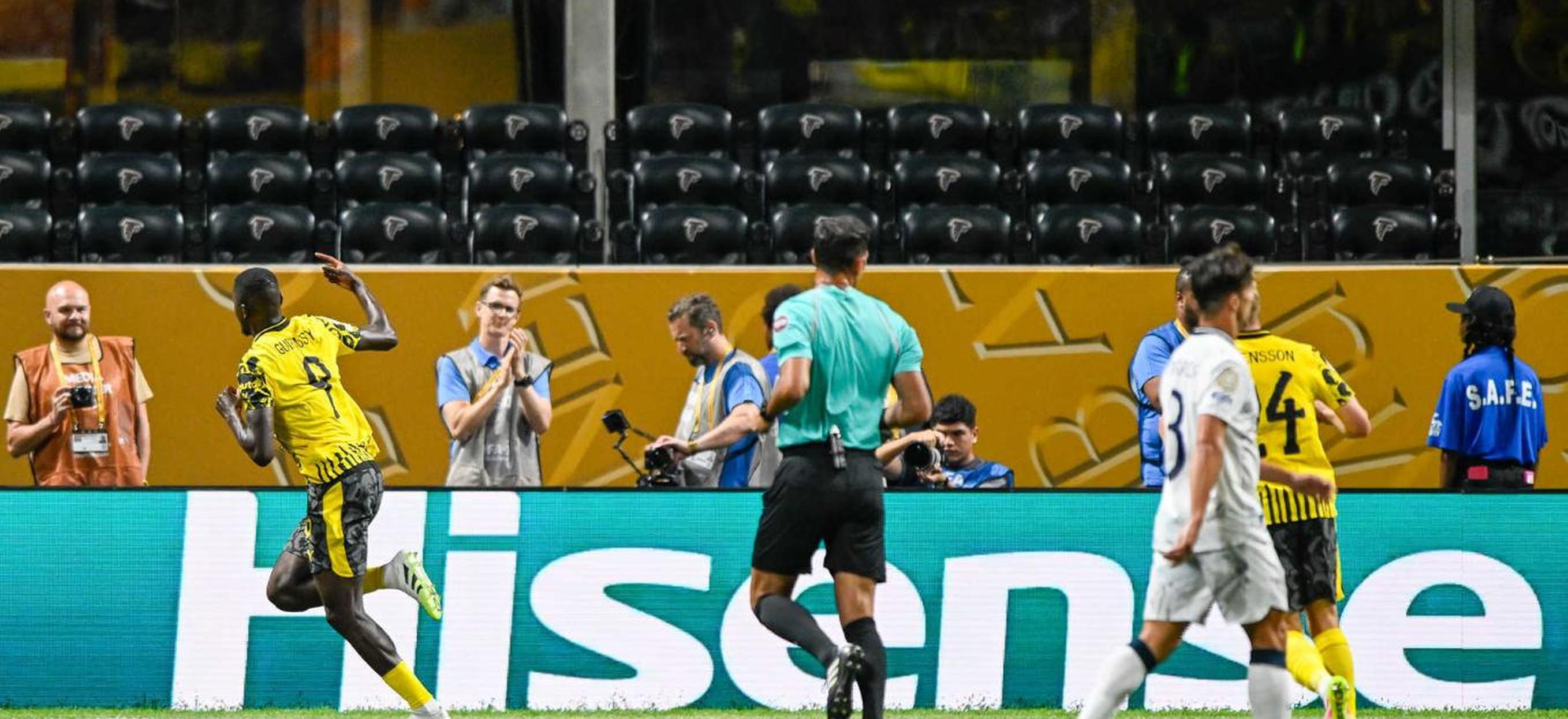 开云下载-雷恩踢出精彩进球，惊险晋级