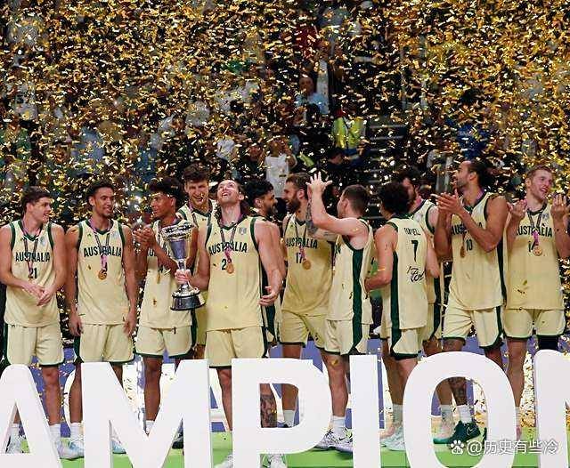 开云体育官网-赛场外的风波，球员纷争不断