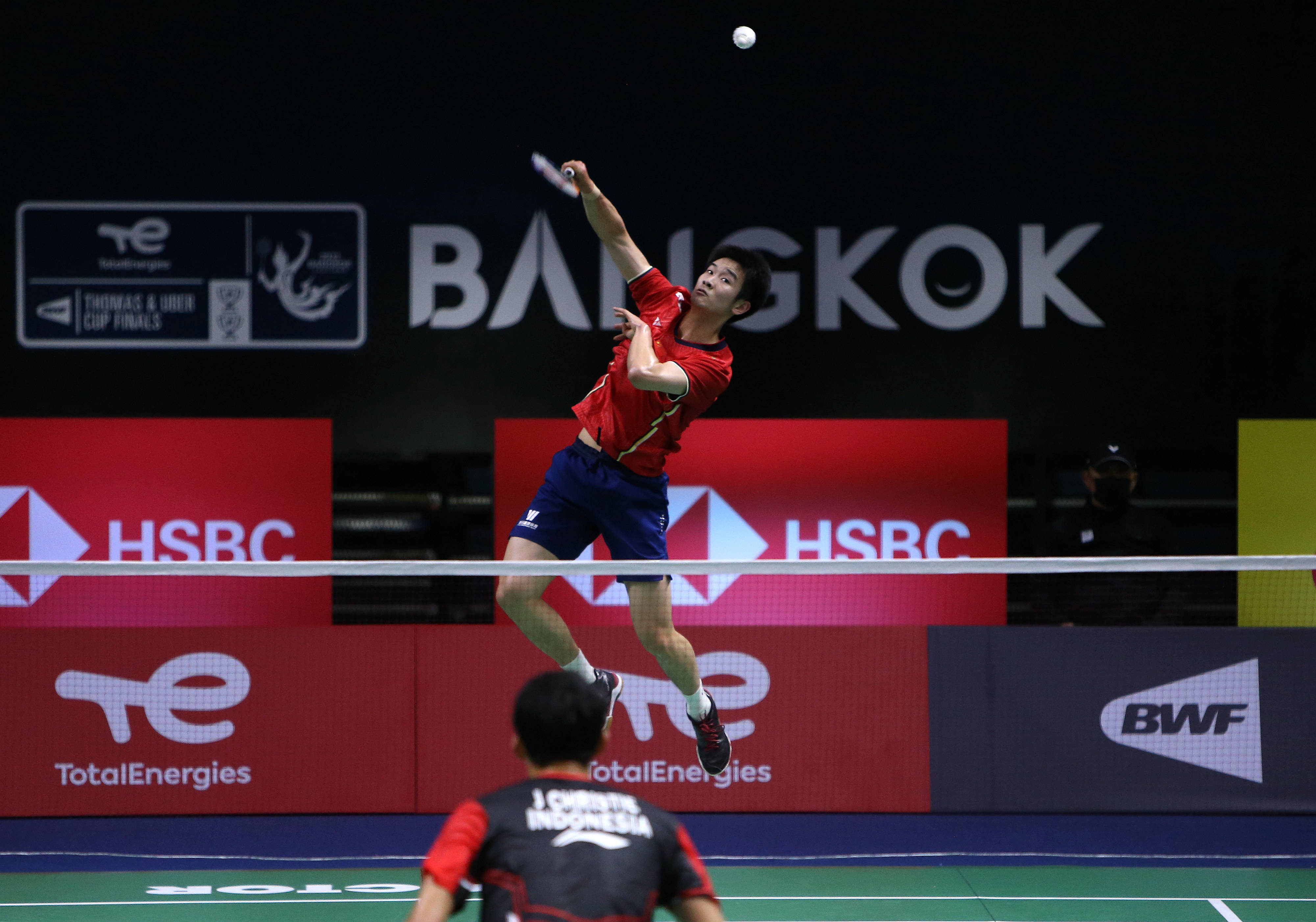 开云平台-羽毛球选手刷新世界纪录，震撼全场