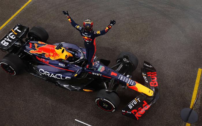 阿斯顿马丁逆转梅赛德斯，维斯塔潘扛起全队