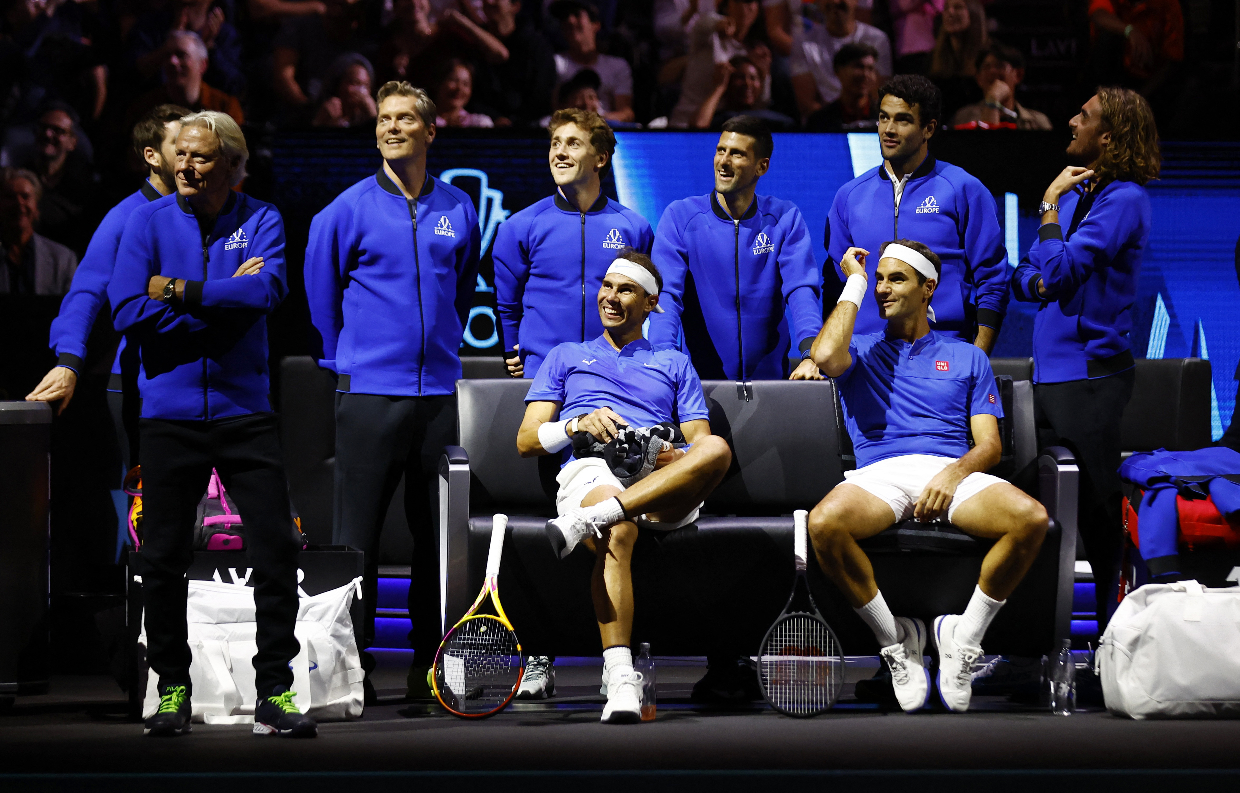 拉沃尔杯险胜美网，西西帕斯带队取胜